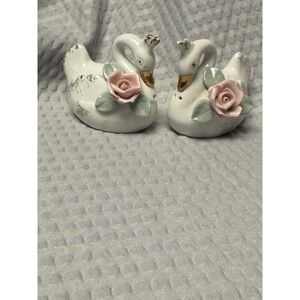 Lefton china hand painted salt and pepper‎ shakers